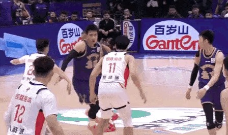 B体育app下载-13+10+6！徐昕炸了！可惜反绝杀…