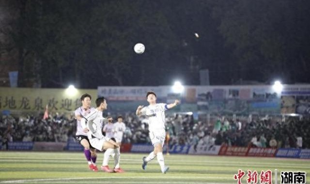 B体育官方入口-湘苏千里绿茵会  永州新田与扬州高邮以球续情谊|新田二中|林波|赵宇锐|唐小晴|高邮市_新浪体育_新浪新闻